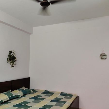Sharda Homestay Ayodhya Extérieur photo