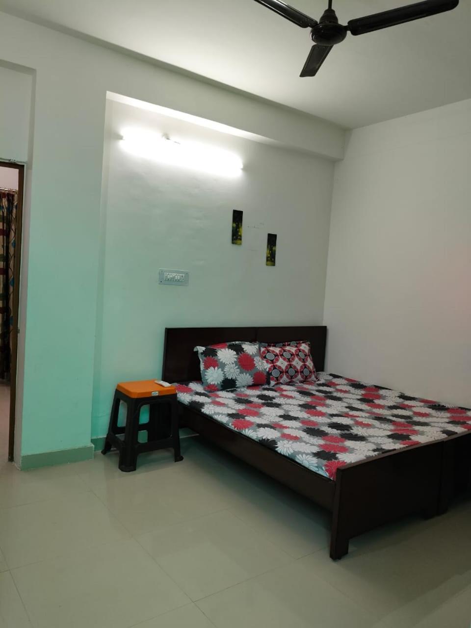 Sharda Homestay Ayodhya Extérieur photo