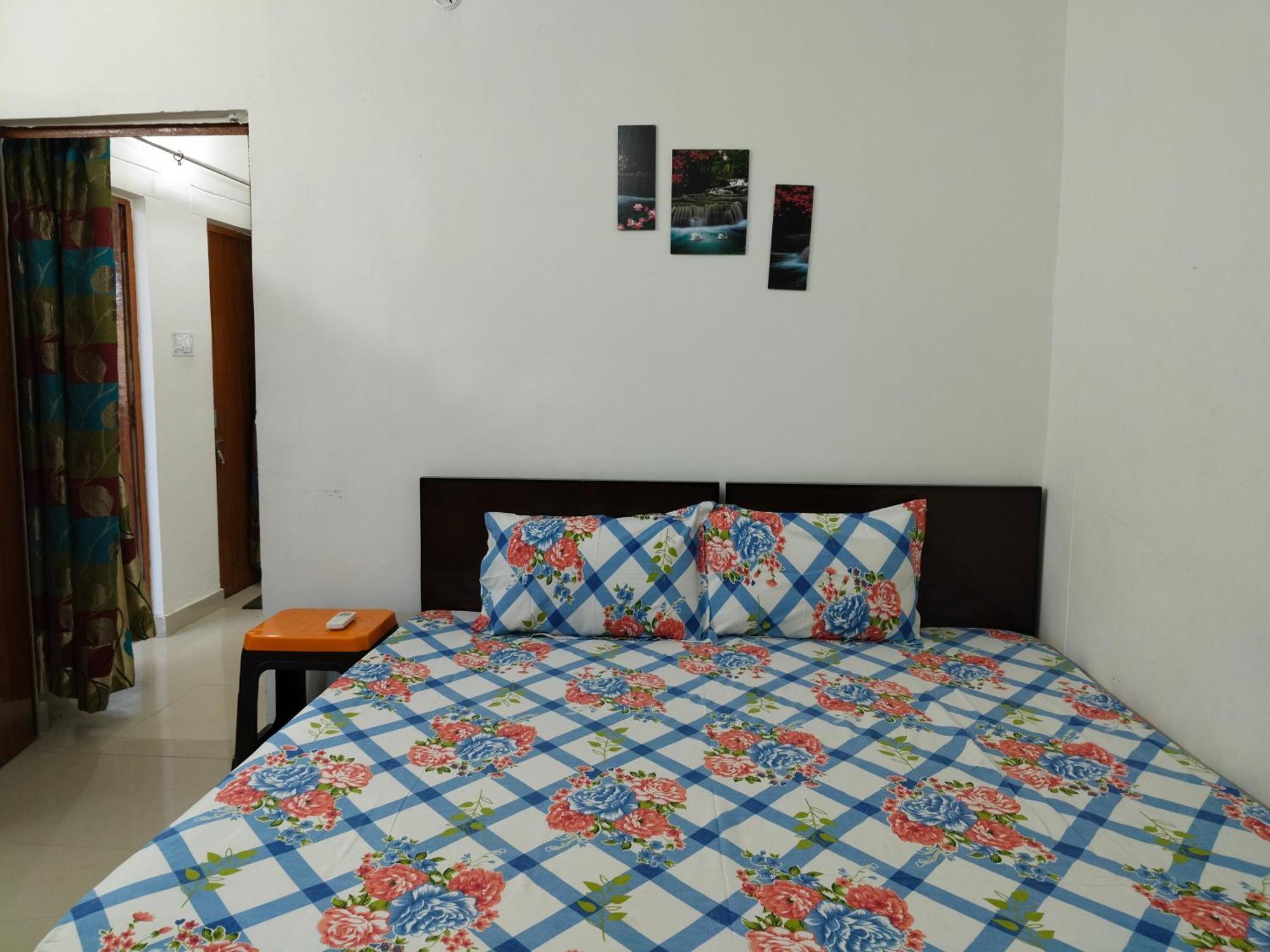 Sharda Homestay Ayodhya Extérieur photo